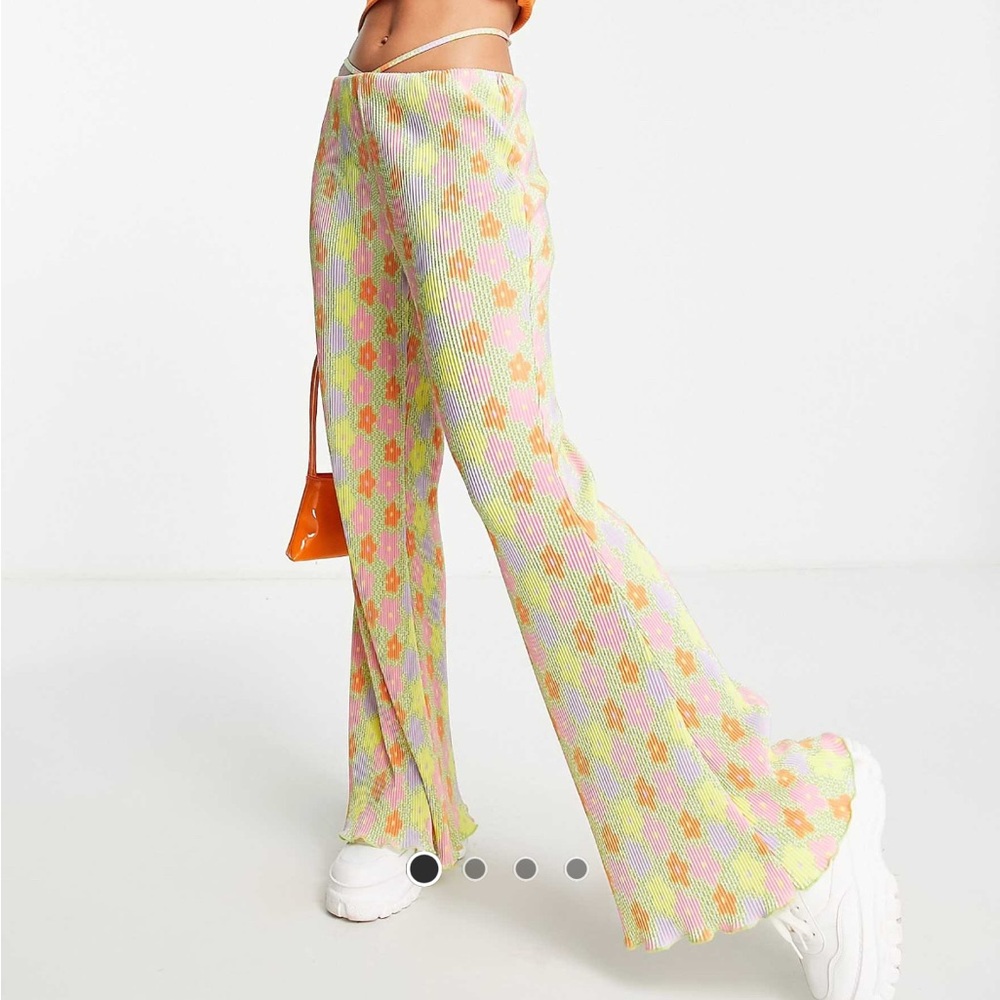 ASOS DESIGN Floral Pleated Flare Pants Size 8